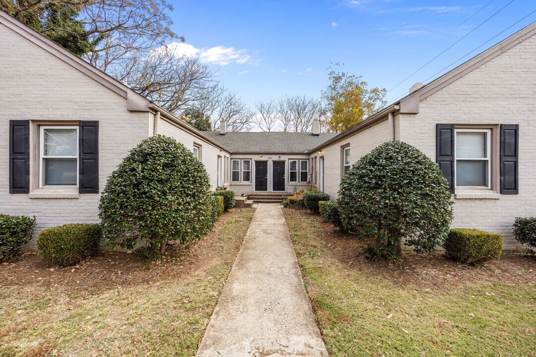 300 Chamberlain St, Unit B in Raleigh, NC - Building Photo