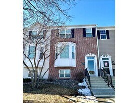 1760 Riverside Dr in Shakopee, MN - Building Photo