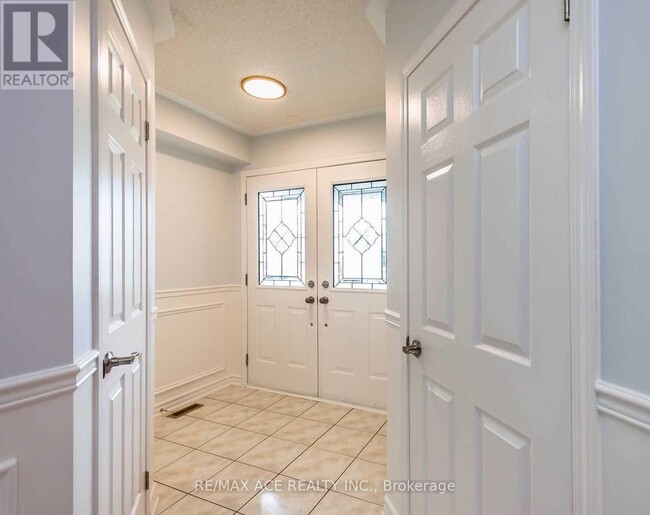 137 Hutton Pl in Bowmanville, ON - Building Photo - Building Photo