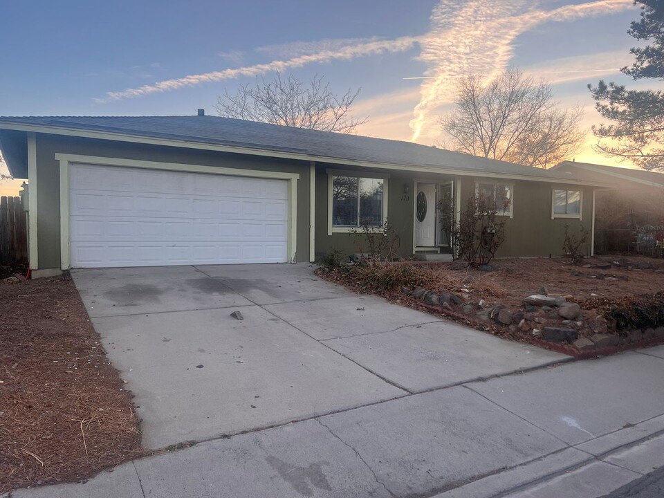 779 D St in Fernley, NV - Building Photo