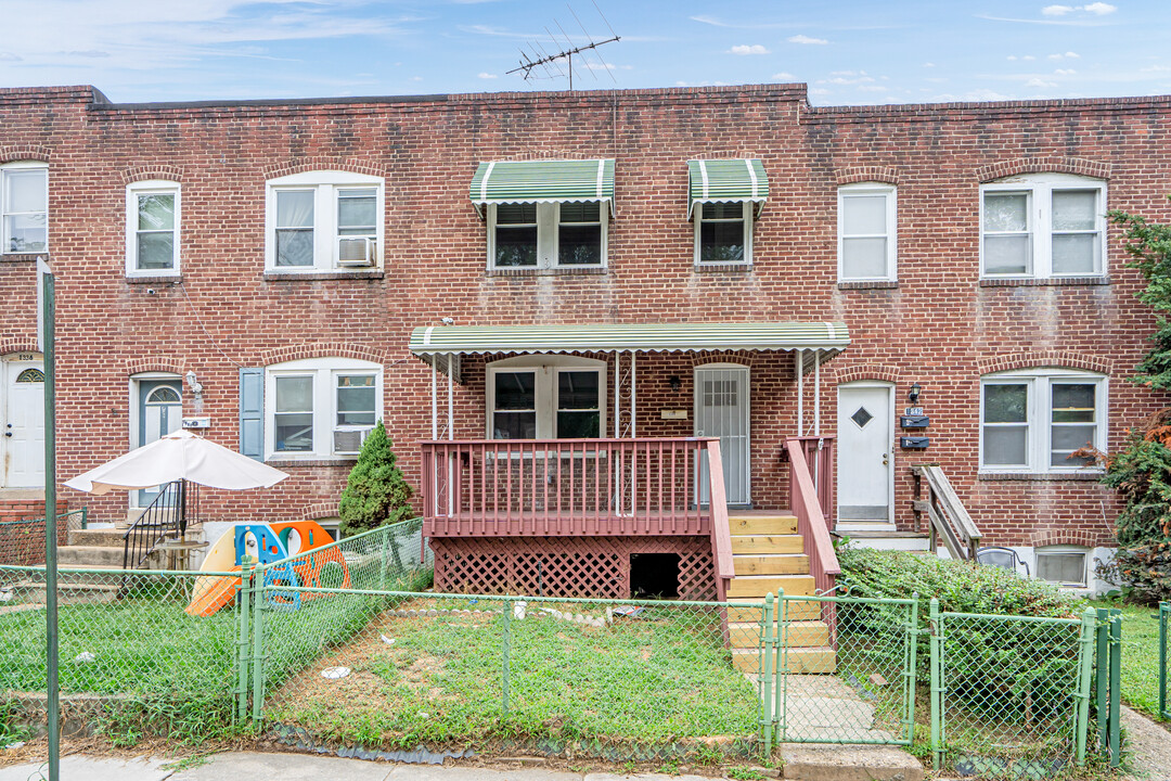 1340 Pontiac Ave, Unit B- second floor in Baltimore, MD - Building Photo