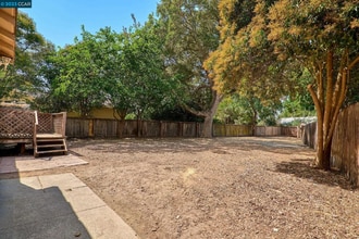 2647 Garden Ave in Concord, CA - Building Photo - Building Photo