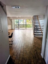 2424 W Tampa Bay Blvd in Tampa, FL - Foto de edificio - Building Photo