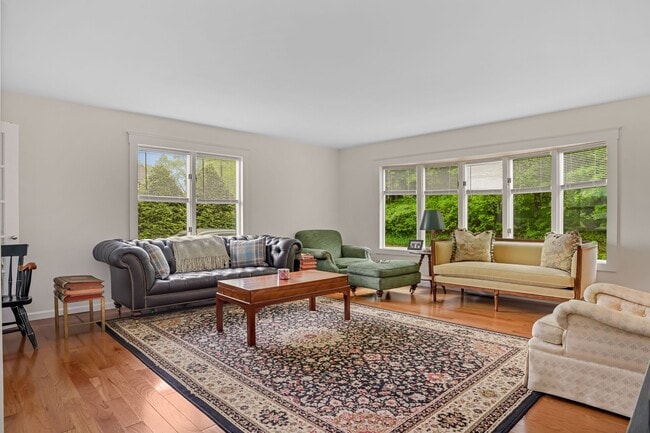 75 Bible St in Greenwich, CT - Building Photo - Building Photo