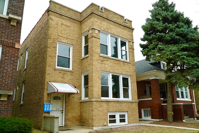 6423 S Maplewood Ave in Chicago, IL - Building Photo - Building Photo