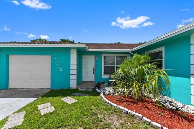 10332 Dorchester Dr in Boca Raton, FL - Building Photo - Building Photo
