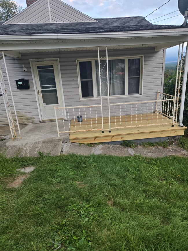 property at 919 Sunshine Ave