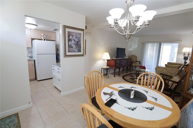 1807 Restful Dr, Unit N4 in Bradenton, FL - Foto de edificio - Building Photo