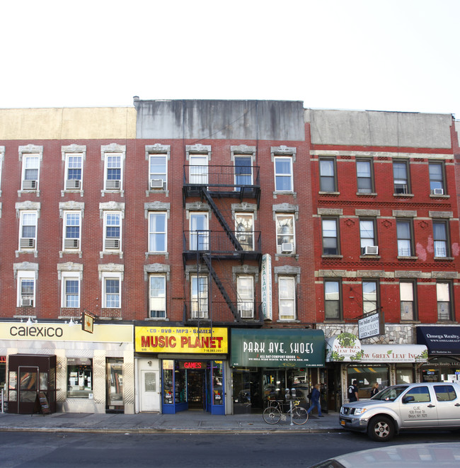 649 Manhattan Ave in Brooklyn, NY - Building Photo - Building Photo