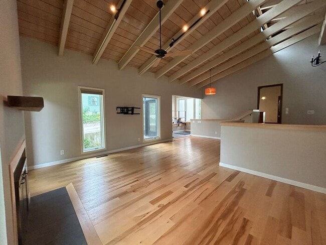 336 MacBride Rd in Iowa City, IA - Building Photo - Building Photo