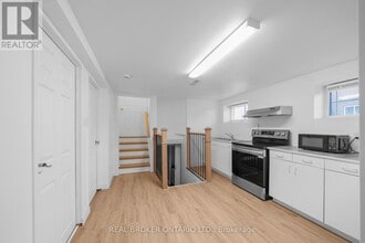 2518 Harman Ct in Mississauga, ON - Building Photo - Building Photo