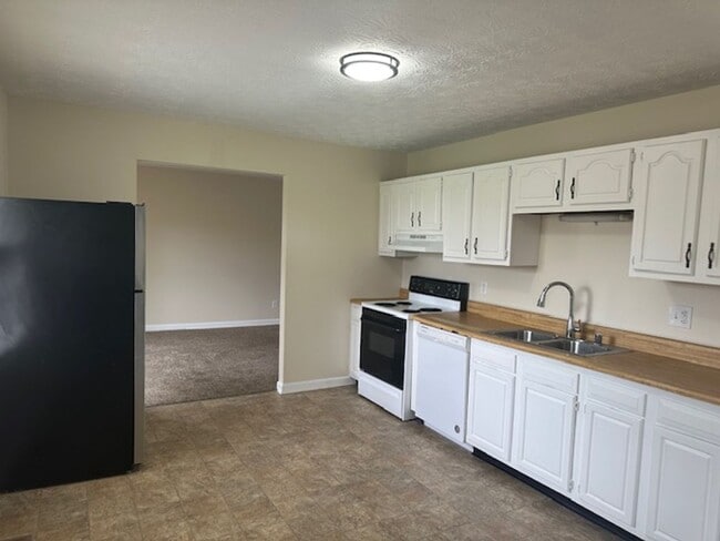 1011 Pine Bloom Dr in Lexington, KY - Building Photo - Building Photo