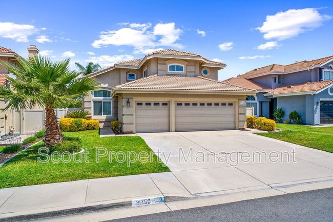 property at 31750 Vía Cordoba