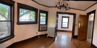 141 Park Ave in Dekalb, IL - Building Photo