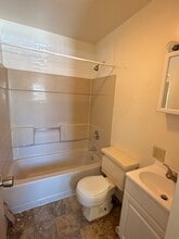 2246 Fox St, Unit 2246 fox in Williamsport, PA - Building Photo - Building Photo