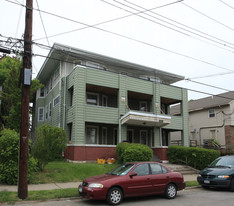 151 Oak St Apartments