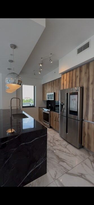 213 NE 27th St, Unit C3 in Miami, FL - Foto de edificio