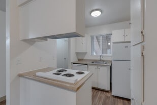 Executive 1801 in Portland, OR - Building Photo