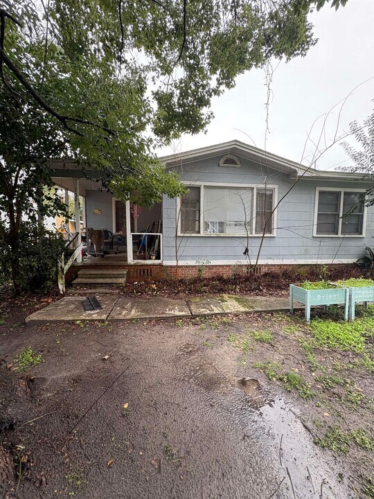 1302 Melvin St in Tallahassee, FL - Building Photo