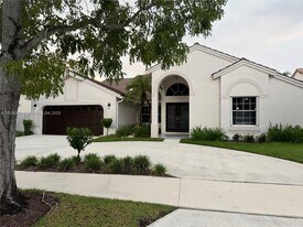 794 Lake Blvd in Weston, FL - Building Photo