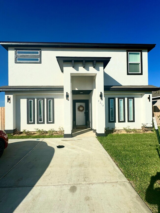 4214 Gavilan Dr in Laredo, TX - Foto de edificio - Building Photo