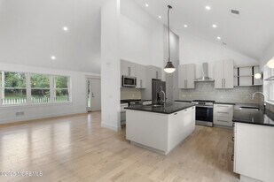 1405 Ridge Ave in Jackson Township, NJ - Building Photo