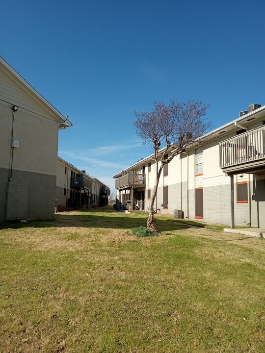 Trails of Wedgewood Apartments in Fort Worth, TX - Building Photo