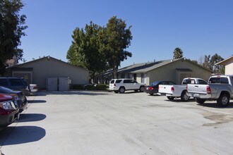 1000 Billings St in El Cajon, CA - Foto de edificio - Building Photo
