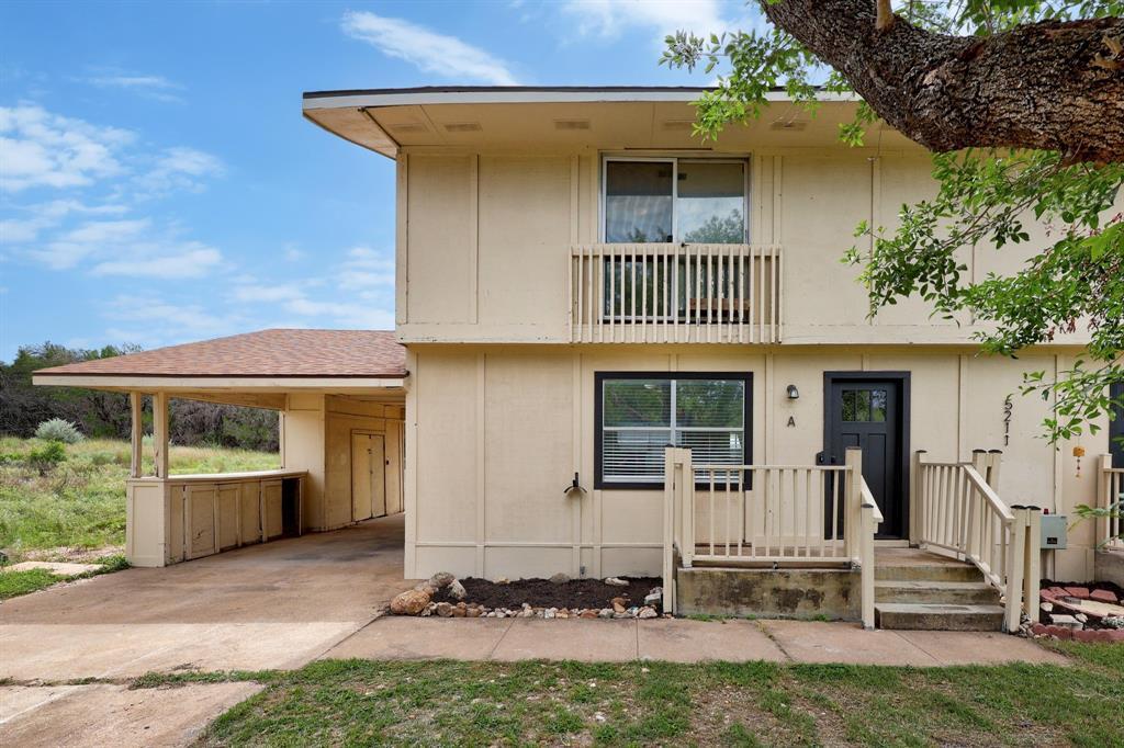 5211 Thunderbird St in Lago Vista, TX - Building Photo
