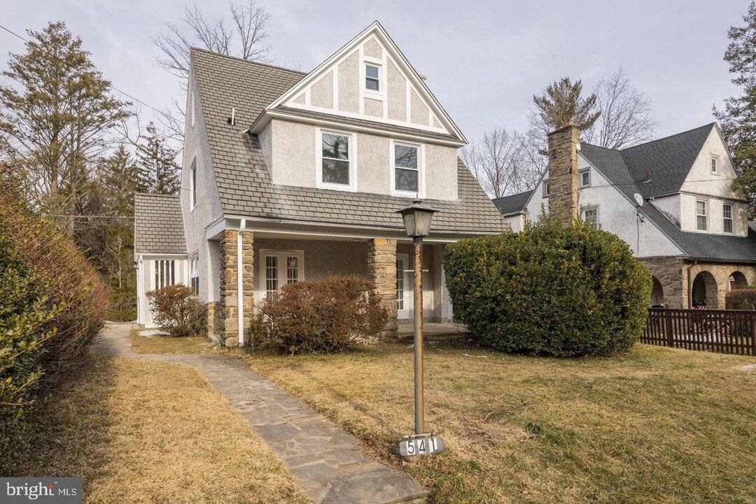 541 E CHURCH in Melrose Park, PA - Building Photo