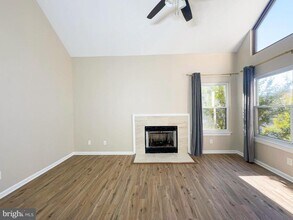 13405 Shady Knoll Dr in Silver Spring, MD - Building Photo - Building Photo