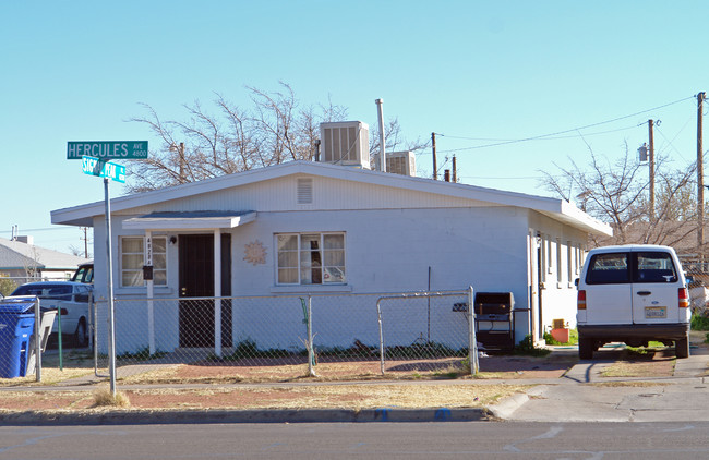 4834 Hercules Ave in El Paso, TX - Foto de edificio - Building Photo