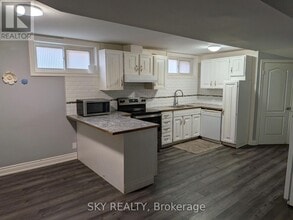 3 Panorama Crescent in Brampton, ON - Building Photo - Building Photo