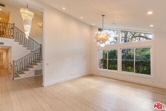 9823 Cardigan Pl in Beverly Hills, CA - Building Photo - Building Photo