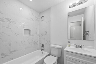 1423 Main St in Kaufman, TX - Building Photo - Building Photo