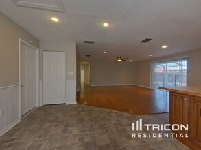 2062 Southpointe Dr in Dunedin, FL - Building Photo - Building Photo
