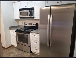 120 Victory Way in Clifton Park, NY - Building Photo