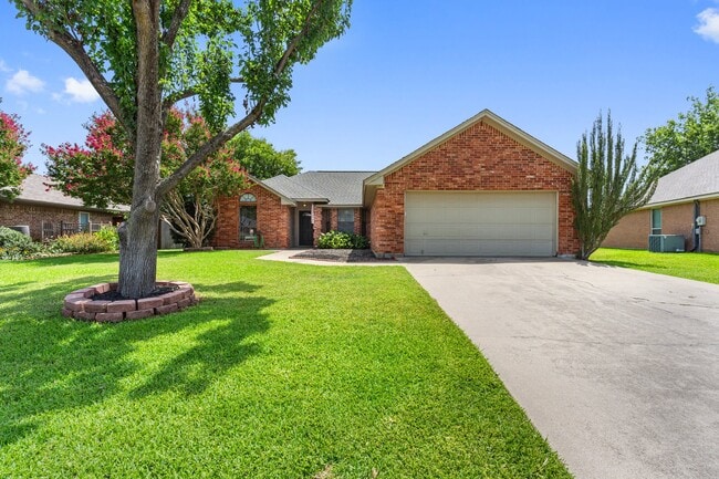 19 Alamosa Dr in Trophy Club, TX - Foto de edificio - Building Photo