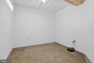 2512 E Lehigh Ave in Philadelphia, PA - Building Photo