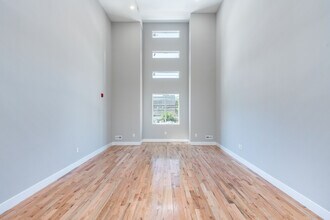 1331 S 17th St, Unit 2 in Philadelphia, PA - Foto de edificio - Building Photo