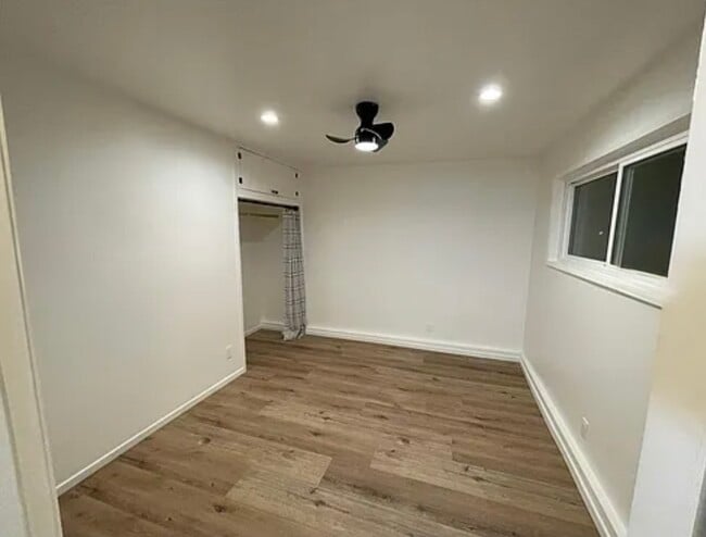 22331 Vanowen St in Canoga Park, CA - Building Photo - Building Photo