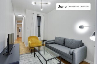 Private bedroom in 3 bed/1 bath Home in New York, NY - Building Photo - Building Photo