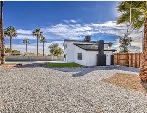 4572 Wisconsin Ave in Las Vegas, NV - Building Photo - Building Photo