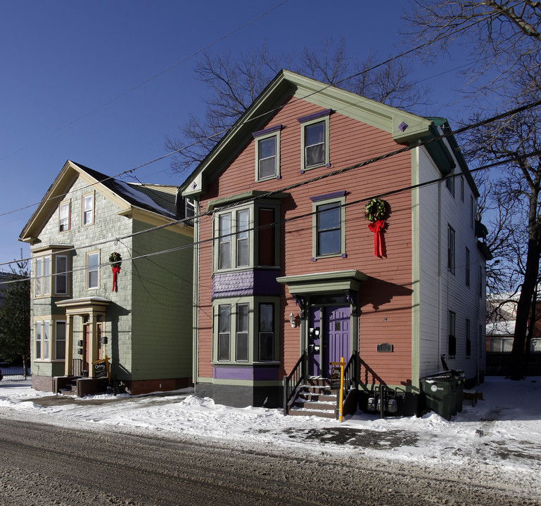 105 Beacon Ave in Providence, RI - Building Photo