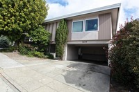 1217 W Hillsdale Blvd in San Mateo, CA - Foto de edificio - Building Photo