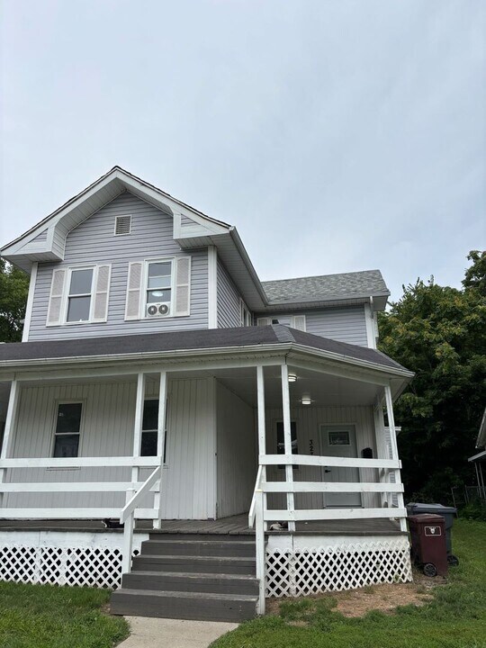 325-327 S Pierce St in Lima, OH - Building Photo