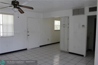 7125 Dickens Ave in Miami Beach, FL - Building Photo - Building Photo