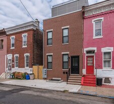 2435 Master St in Philadelphia, PA - Building Photo