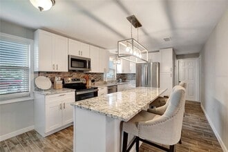242 176th Ave E in Redington Shores, FL - Building Photo - Building Photo