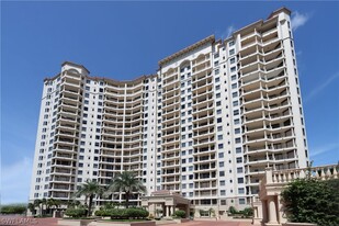 8787 Bay Colony Dr in Naples, FL - Building Photo